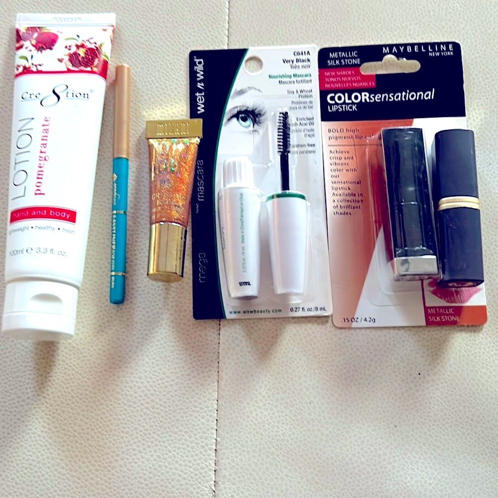 Make Up Beauty Products Lotion Lot -Various/Eyeliner Lipsticks Mascara Eyeshadow